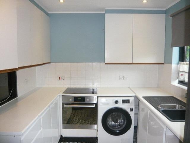 Badger Close, Feltham 3 bed terraced house to rent £1,900 pcm £438 pw