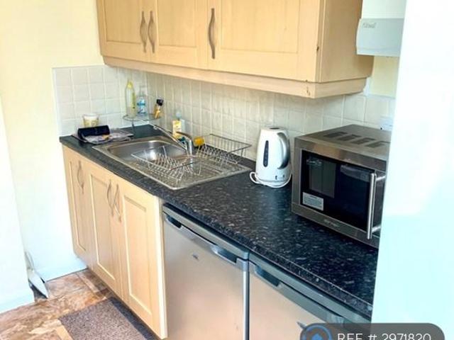 Badgerdale Way, Littleover, Derby, DE23 2 bed flat to rent £950 pcm £219 pw