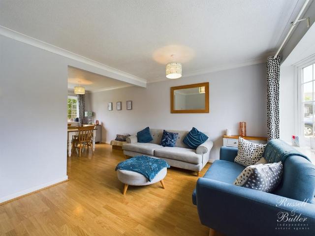 Badgers, Buckingham, MK18 4 bed detached house to rent £1,795 pcm £414 pw