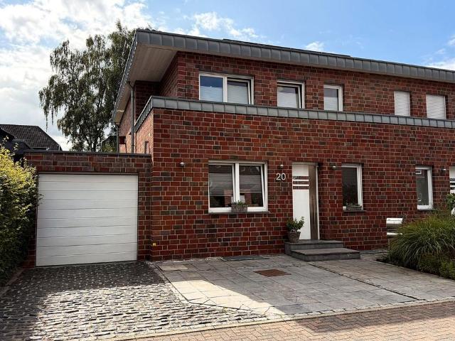 Baesweiler Märchenviertel: DHH, 4 Schlafz Sauna, PV, prov frei