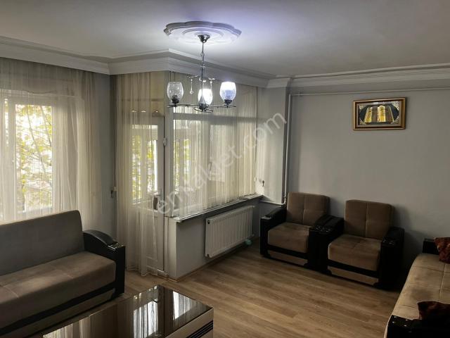 Baglarbaşı Caddesinde 2+1 90 M2 Satılık Daire