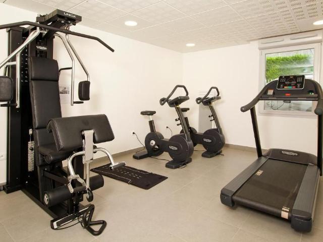 Bagneux Amazing & wonderful large studio conveniently located