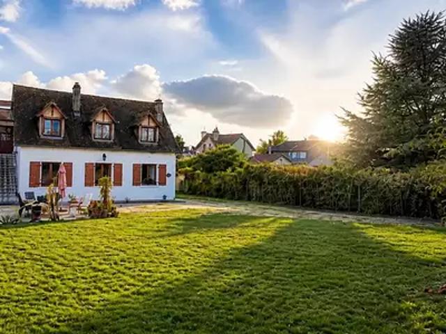 Bagnoles de l'Orne Normandie 61140, 61600 Achat / Vente maison 8 pièces t8 jardin cave