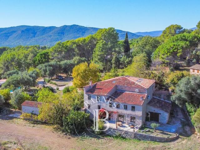 BAGNOLS EN FORÊT Domaine exceptionnel Bastide en pierre rén. 500m² Bagnols en Forêt