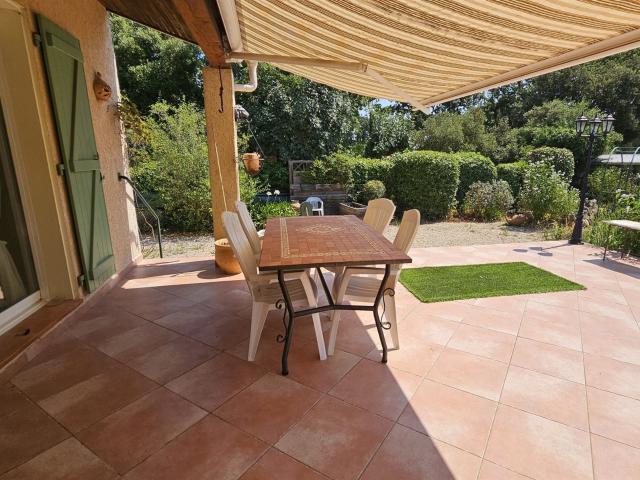 Bagnols en Forêt Villa de plain pied 4 pièces de 90 m2 sur t. 90m² Bagnols en Forêt