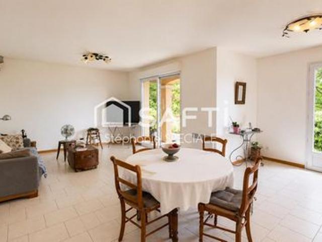 BAGNOLS EN FORÊT – Villa de plain pied de 102 m² sur 2 000 m² de terrain, au cœur d'un environnement naturel préservé