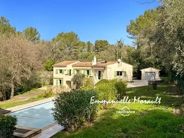 Bagnols en Forêt 83600 Achat / Vente maison 7 pièces t7 piscine jardin