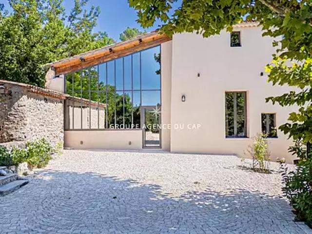 Bagnols en Forêt 83600 Achat / Vente maison 10 pièces t10 au dernier étage
