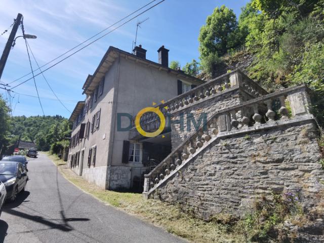 Bagnols les Bains, maison de maître 300m2 avec 3700m2 de par