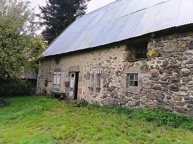 Bagnols 63810 Achat / Vente maison 2 pièces t2 parking
