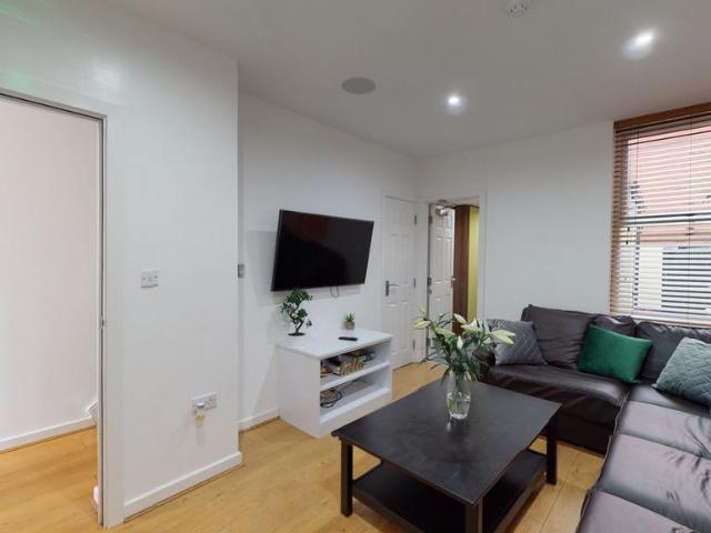 Bagot Street, Liverpool L15 6 bed house to rent £3,354 pcm £774 pw