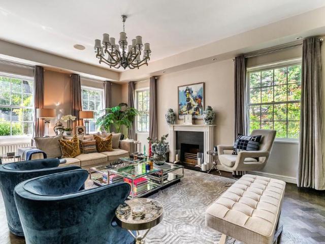 Bagshot Road, Ascot, Berkshire SL5 6 bed detached house to rent £8,500 pcm £1,962 pw