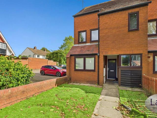 Bagshot Road, Bush Hill Park, Enfield EN1, 1 bed flat to rent, £1,500 pcm | PrimeLocation