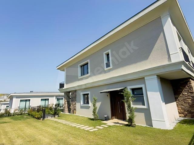 BAHÇEŞEHİR ALYA BAHÇE 6+1 SATILIK VİLLA
