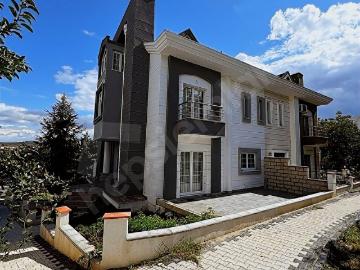 BAHÇEŞEHİR ELİT YAŞAM SİTESİNDE MÜSTAKİL 550m2 7+2 FOURLEKS