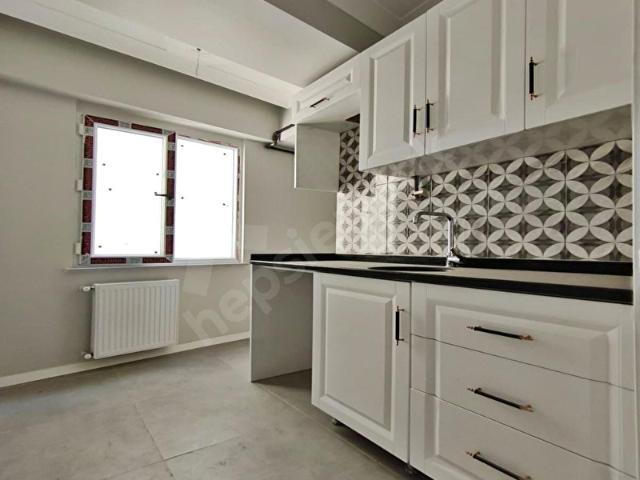 BAHÇEŞEHİR GÖLETE 8 DAKİKA MESAFEDE SIFIR OTURUMA HAZIR SATILIK DAİRE !