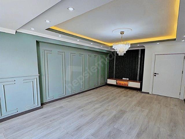 BAHÇEŞEHİR LOKASYONLU LÜKS DİZAYIN 2+1 SATILIK DAİRE