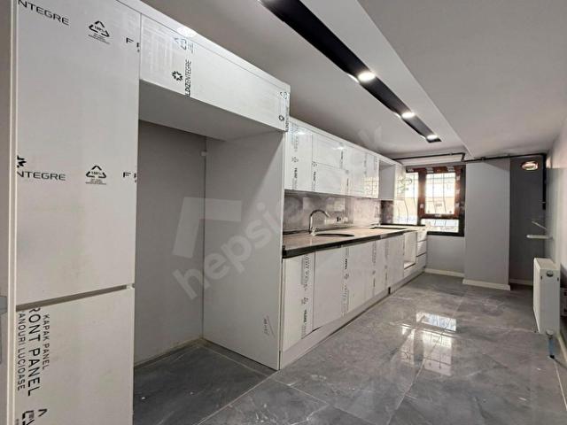 BAHÇEŞEHİR MOBİLYACILAR ÇARŞISI KARŞISINDA 3+1