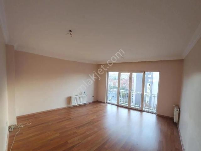 Bahçeşehir Manolya Evlerinde Kiralık 2+1 Kapalı Mutfak Daire