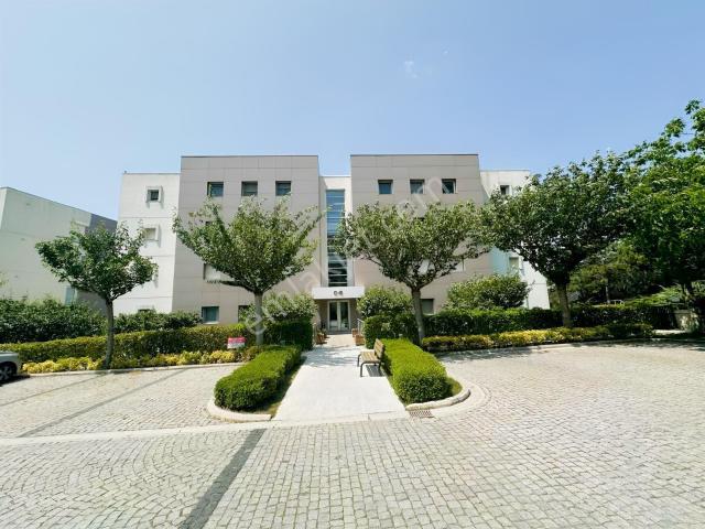 Bahçeşehir Mesa Nurol Kirazlı Bahçe'de Satılık 4+1 boş Fırsat!