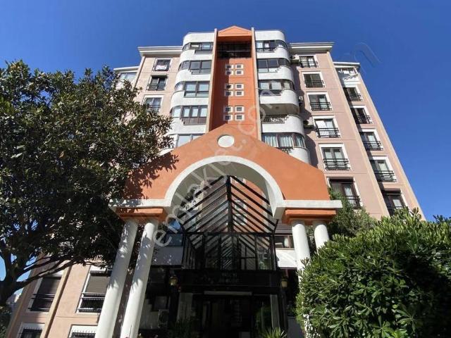 Bahçeşehir Merkez Gül Bloklarında 210 M² Ferah 4+1 Kiralık