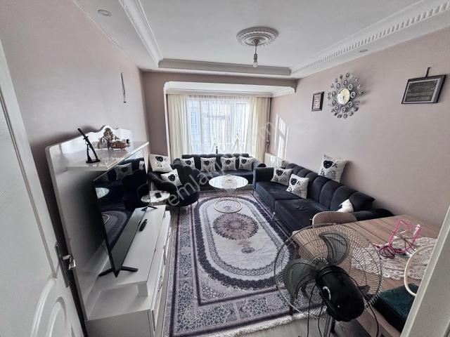 Bahçeşehir Mobilyacılar Çarşı Karşısı 2+1 80m2 Satılık Daire 3.250.00₺