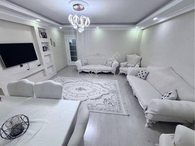 Bahçeşehir Mobilyacılar Çarşısı Karşısı Satılık Daire 3+1 130m2 Ebeveyin Banyolu