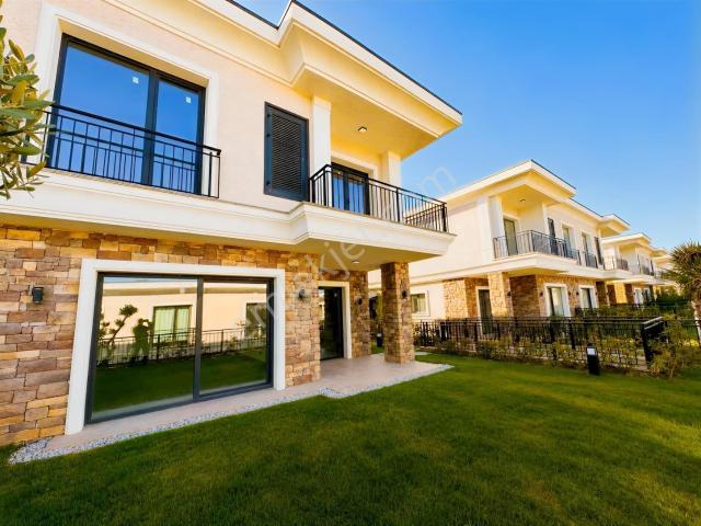 Bahçeşehir Alya Bahçe'de 6+1 Büyük Tip Satılık Villa Fırsat !
