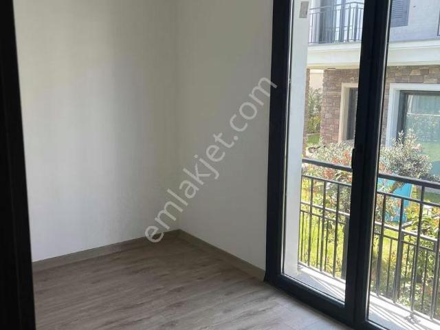 Bahçeşehir Alyabahçe Satılık Dublesx Sıfır 6+1 Villa
