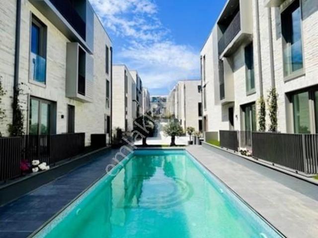 Bahçeşehir D14 Sitesi Satılık 5+2 Emsalsiz Ultra Lüx Villa