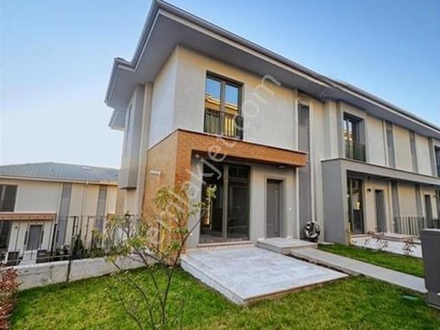 Bahçeşehir Dekar Ayışığı Kiralık 3+1 Emsalsiz Villa
