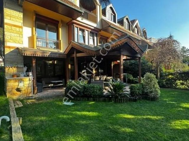 Bahçeşehir Şelale Villa Köşe Konumlu Yapılı 5+2 Satılık Villa