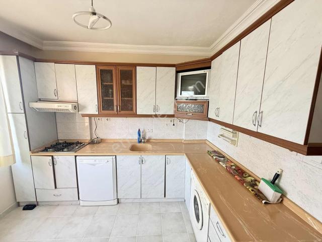 Bahçeşehir Esenkent Kamelya Evlerinde Satılık 3+1 Daire