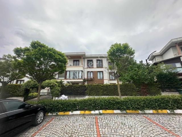 Bahçeşehir Kelebekler Vadisi Sitesi Kiralık Müstakil Villa