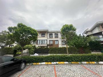 Bahçeşehir Kelebekler Vadisi Sitesi Kiralık Müstakil Villa
