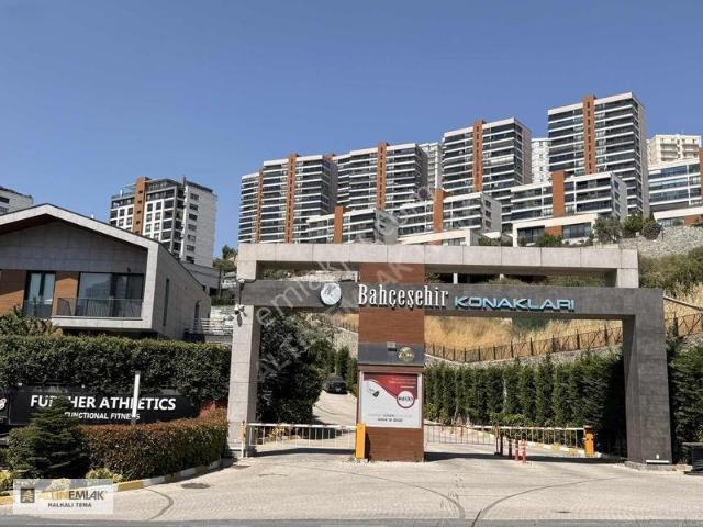 Bahçeşehir Konakları'nda 7+2 Bahçe Dubleksi, 350m², Bahçeli