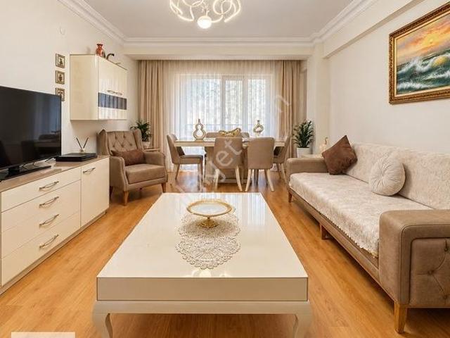 Bahçeşehir Sınırı Aile Muhitin'de Fırsat 3+1 Satılık Daire