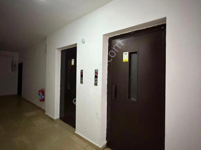 Bahçeşehir Sitesinde Satılık Daire