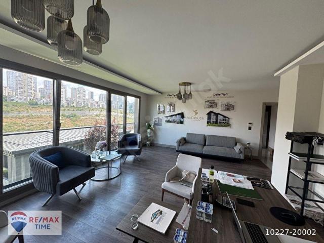Bahçeşehir Sofa Butik'te Panoramik Vadi Manzaralı Lüks 3+1