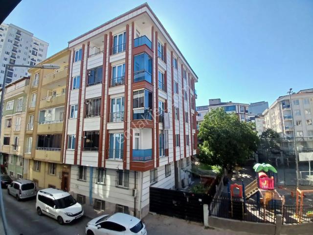 Bahçeşehir Yanı Orhangazi Mahallesi'nde Satılık Daire
