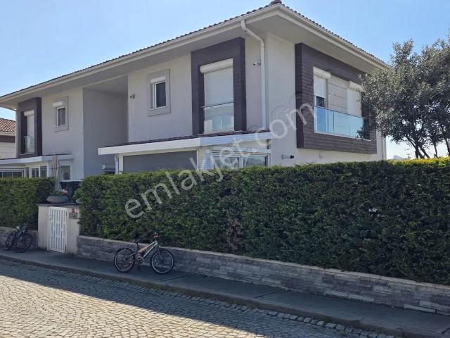 Bahçeşehir 1. Kısım Asmalı Evler Kiralık 3,5+1 Üst Kv Villa