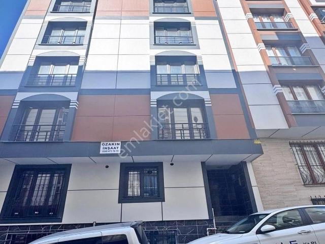 Bahçeşehir'e Komşu sıfır Arakat Satılık Daire
