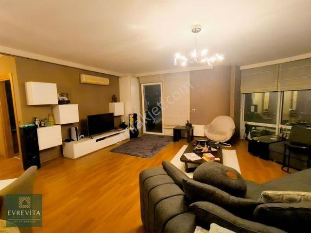 Bahçeşehir'in Merkezinde Eşyalı Kiralık 1+1 Daire