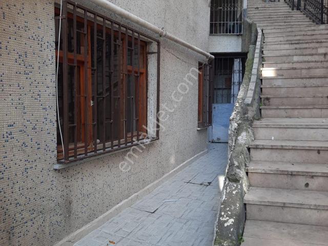 Bahçe Katı Üsküdar Meydana 5dk Yürüme Mesafesinde Temiz