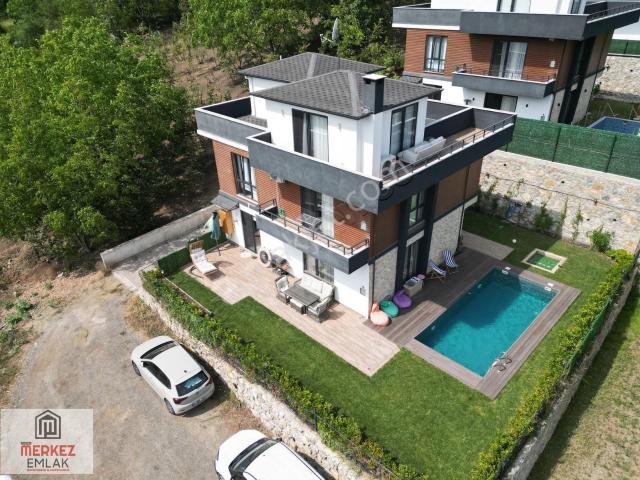 Bahçecik Kılıçaslanda Müstakil Havuzlu Eşyalı Kiralık Villa