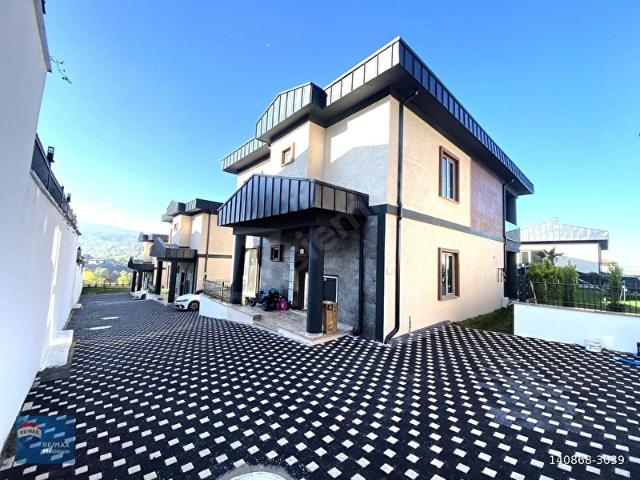 Bahçecik'te Deniz &Doğa Manzaralı, Sağlam Zeminde Lüks Villa