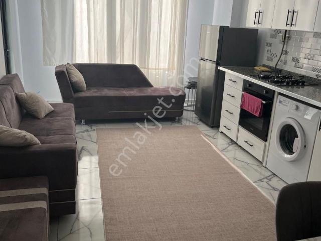 Bahçelıevler'de Satılık Vakıfsız 1 + 1 Eşyalı Ve Kıracılı Daıre