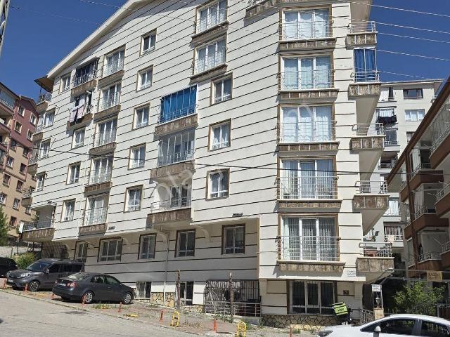 Bahçelerüstü Mah 2+1 Zemin Ön Cephe Balkonlu 100 M2