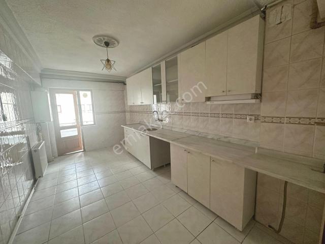 30 Ağustos Okul Karşısında Katta Önü Açık Kiralık 3+1 Daire