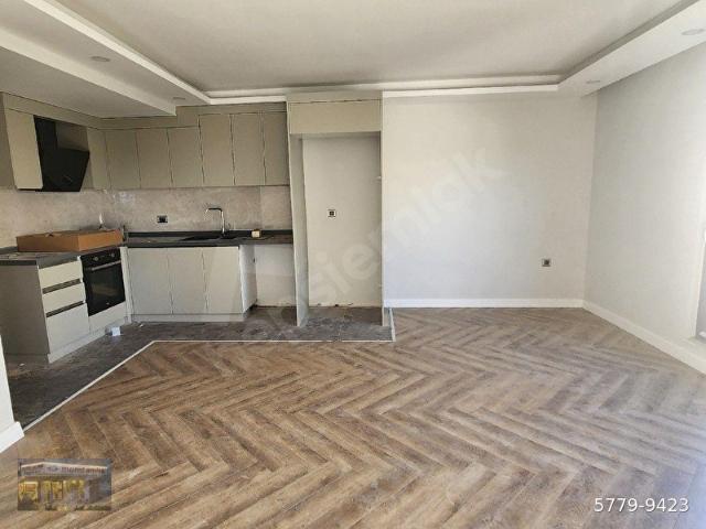 BAHÇELİDE DENİZE YAKIN 4+1 SIFIR LÜX DUBLEX DAİRE